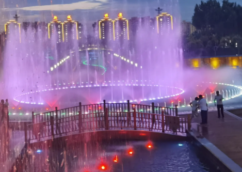噴泉公司設(shè)計(jì)的噴泉景觀會(huì)朝著哪些方向發(fā)展